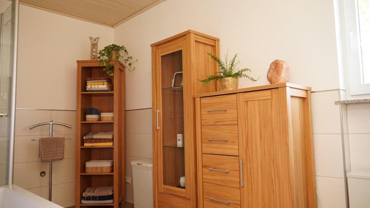 Apartment Grosse Helle Mit Balkon, Ruhig Gelegen Mit Guter Verkehrsanbindung
