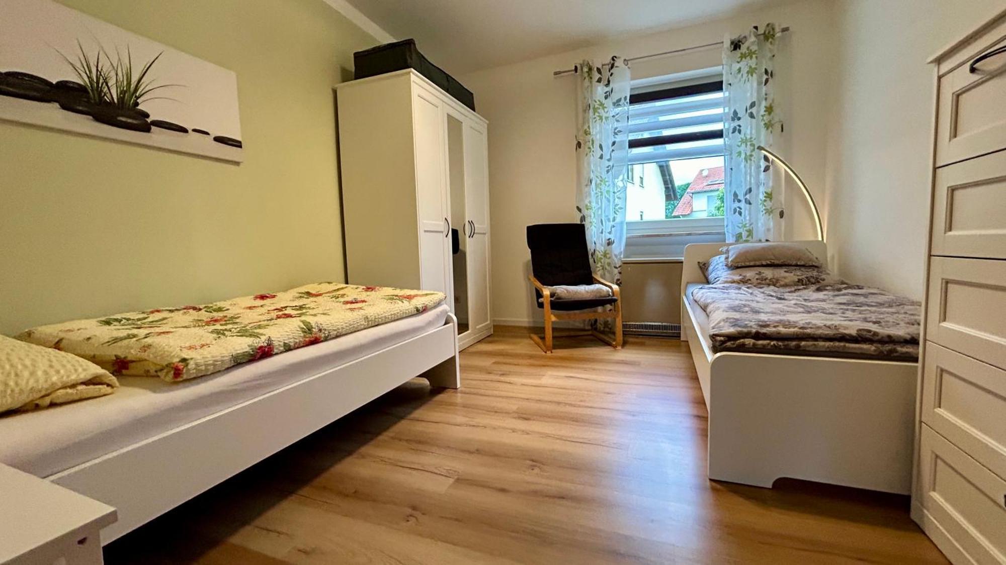 Apartment Grosse Helle Mit Balkon, Ruhig Gelegen Mit Guter Verkehrsanbindung