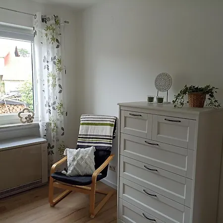 Grosse Helle Ferienwohnung Mit Balkon, Ruhig Gelegen Mit Guter Verkehrsanbindung Бад-Бернек  Номер фото
