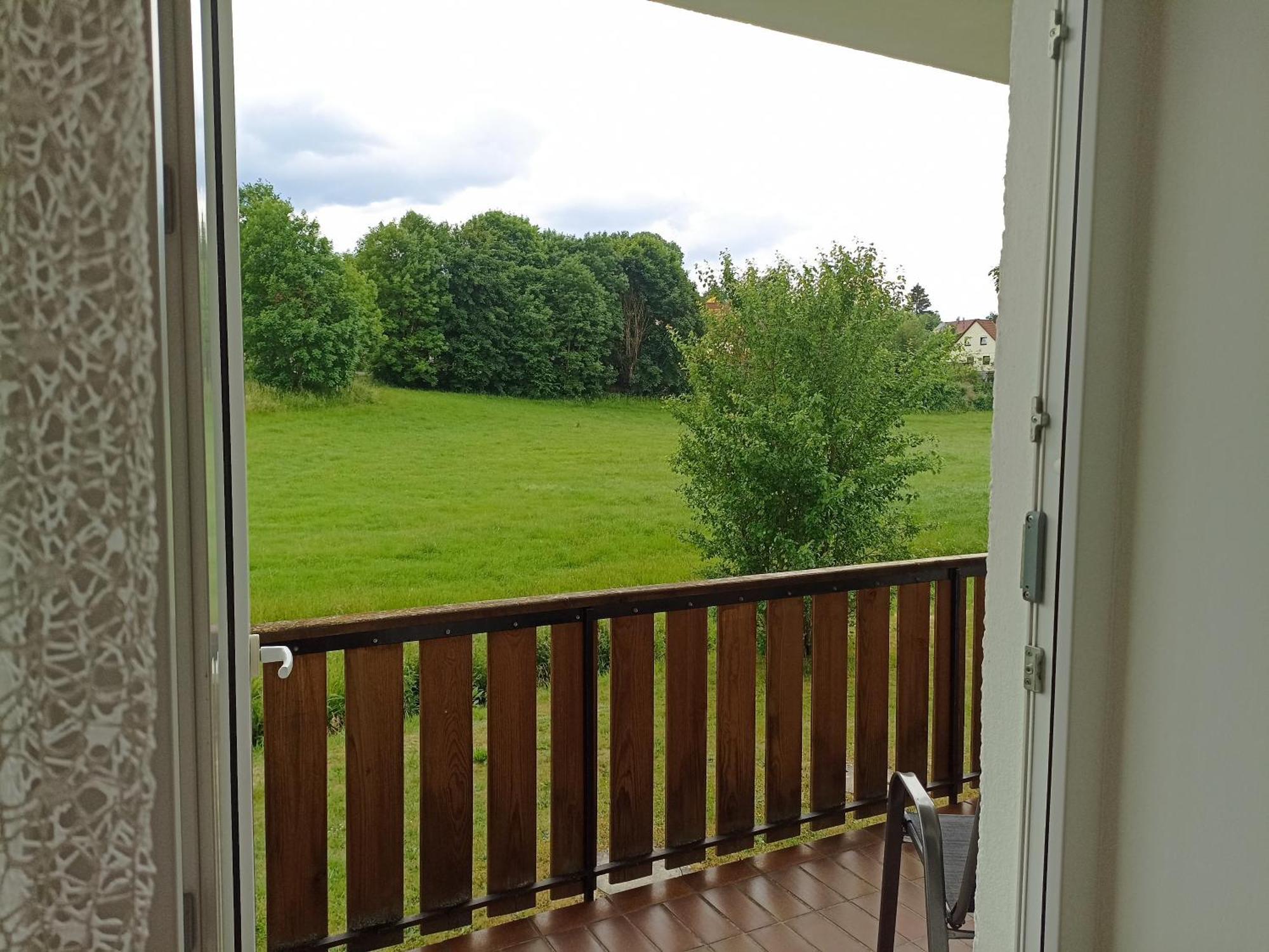Grosse Helle Mit Balkon, Ruhig Gelegen Mit Guter Verkehrsanbindung